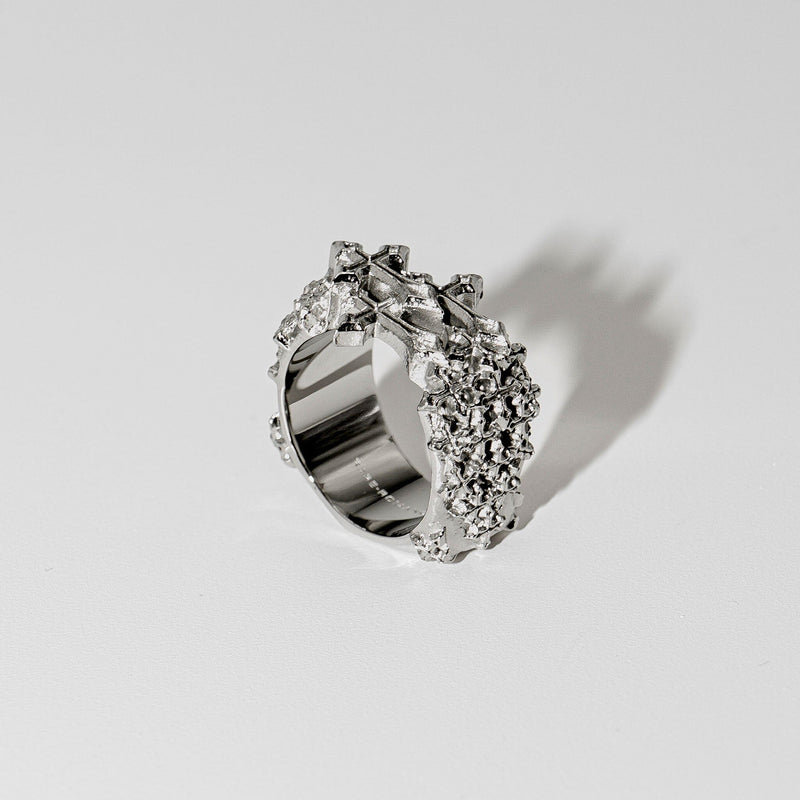 GRAVEYARD CROSS RING detail