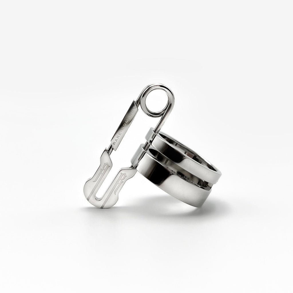 SAFETY PIN RING RARE-ROMANCE™️ RARE-ROMANCEJewelry - Jewelry - Fashion - silver - gold - necklace - pendant  - chain - choker 