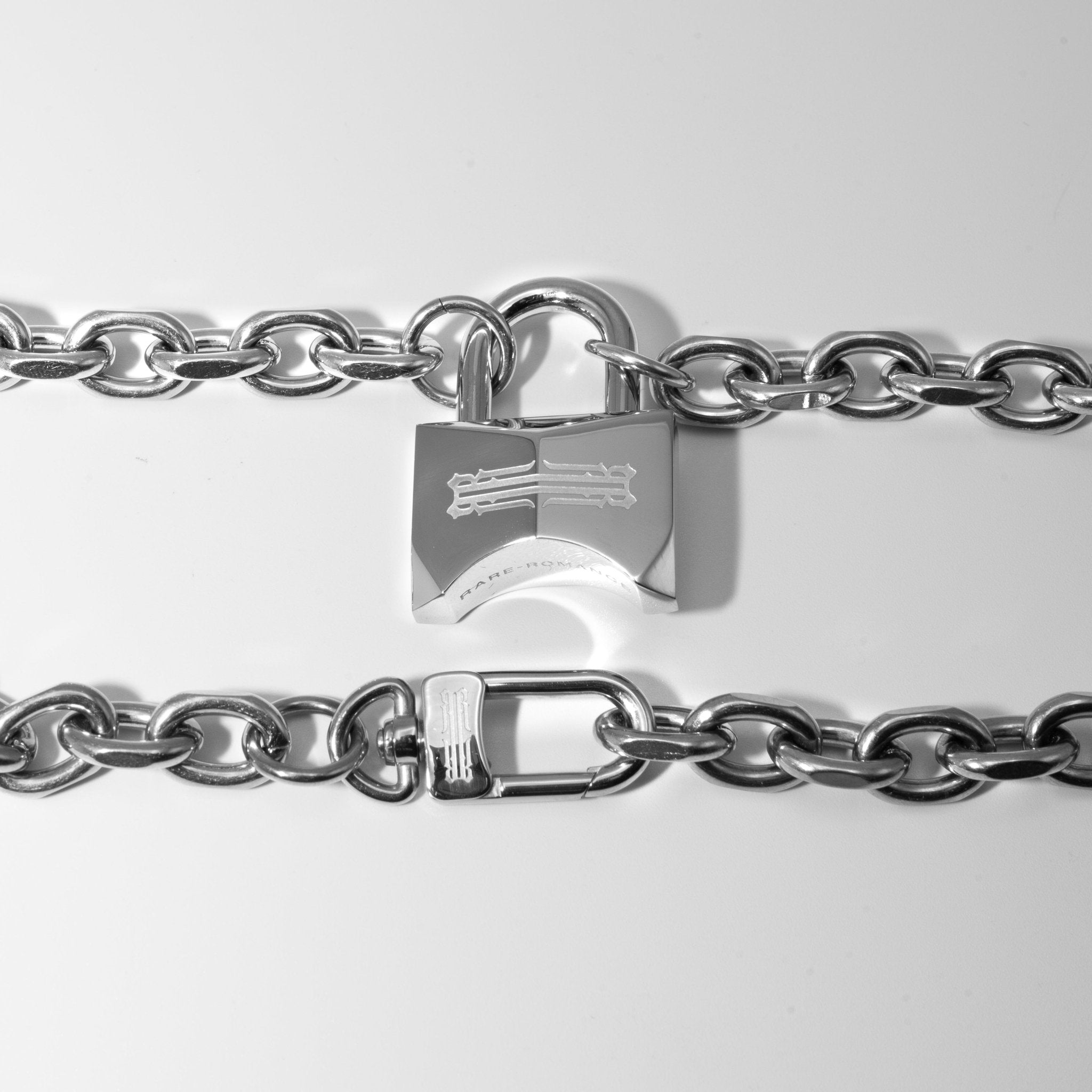 Vaulted Padlock Chain | RARE-ROMANCE™