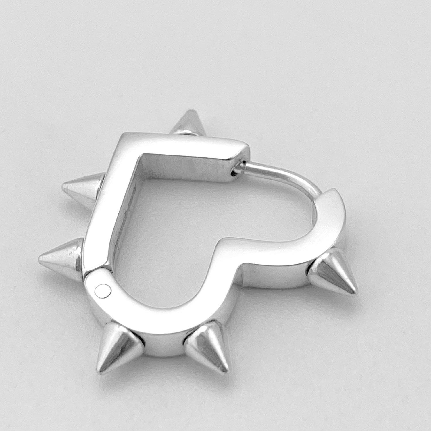 Spike Heart earring | RARE-ROMANCE™